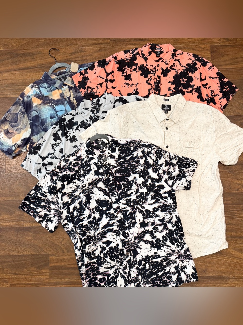 Volcom Men's Short-Sleeve Pritned Graphic Button Shirt Lot of 5 - XXL